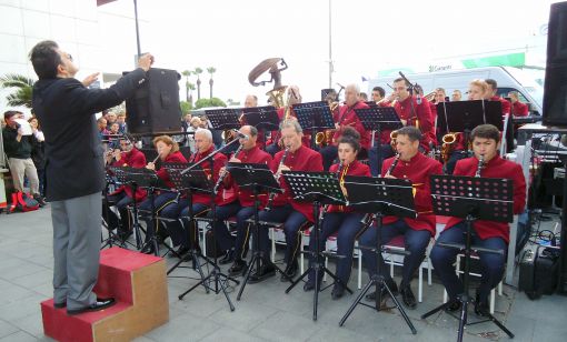  Orkestra Karşıyaka Çarşı Konseri ile Öğretmenler Gününü Kutladı