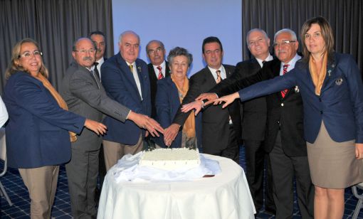  ALSANCAK LİONS’TAN ATATÜRK’E DESTEK