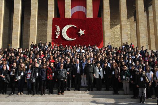  Karşıyakalı gençler anıtkabir'de